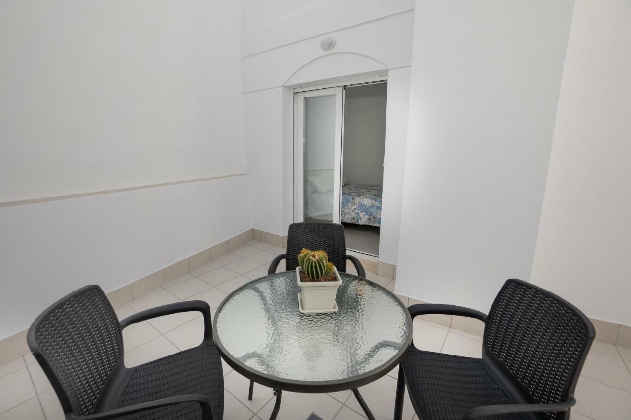 Apartamentos Mombasa 1 Planta نيرخا المظهر الخارجي الصورة